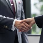 企業買収と売却は表裏一体。上場企業はつらいよ。