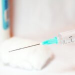 世界から取り残される日本のコロナワクチン接種。このままでは経済復興も周回遅れの危機かもよ。
